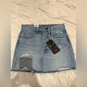 Levi’s Deconstructed Jean Skirt